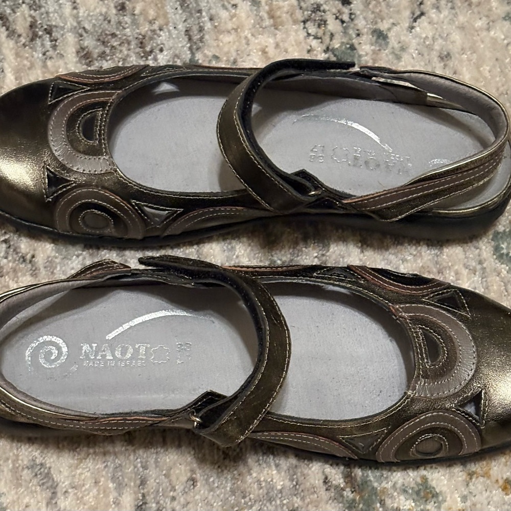Naot Metallic Flats - Picture 4 of 4